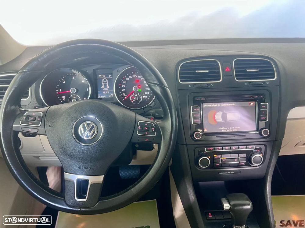 VW Golf 2.0 TDi Confortline DSG - 12