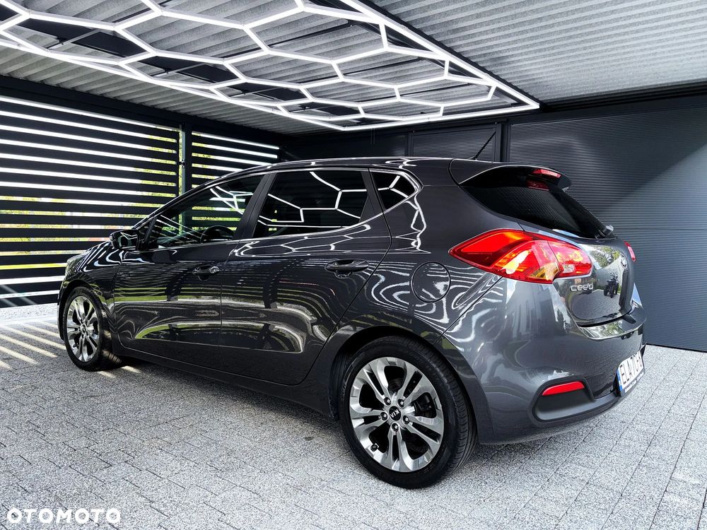 Kia Ceed 1.6 GDI DCT Vision - 27