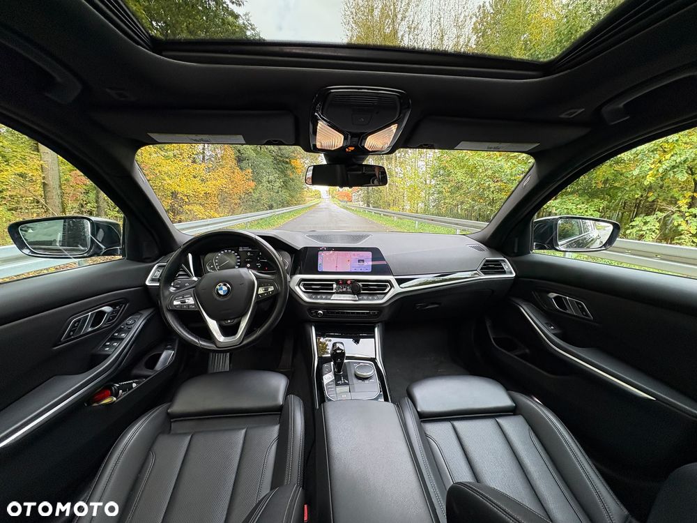 BMW Seria 3 330i xDrive Sport Line - 12