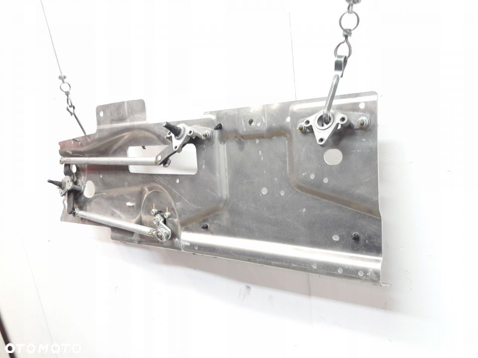 Aston Martin Vantage mechanizm wycieraczek przod - 2