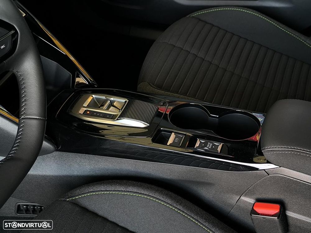 Peugeot e-2008 54 kWh Active - 12