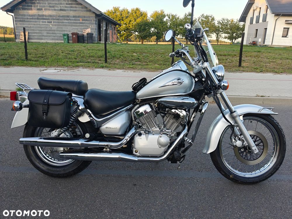 Suzuki Intruder - 2