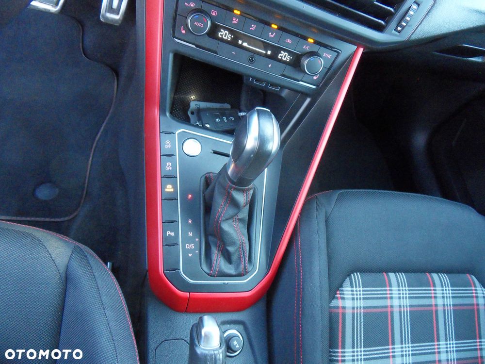 Volkswagen Polo 2.0 TSI OPF DSG GTI - 19