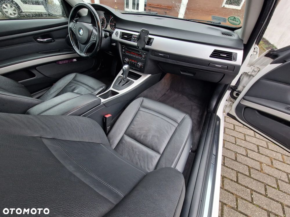 BMW Seria 3 320d xDrive Coupe - 14