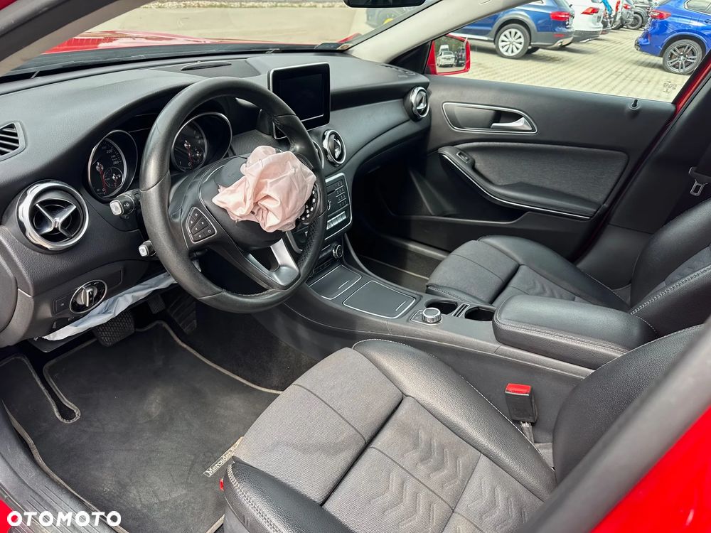 Mercedes-Benz GLA - 11