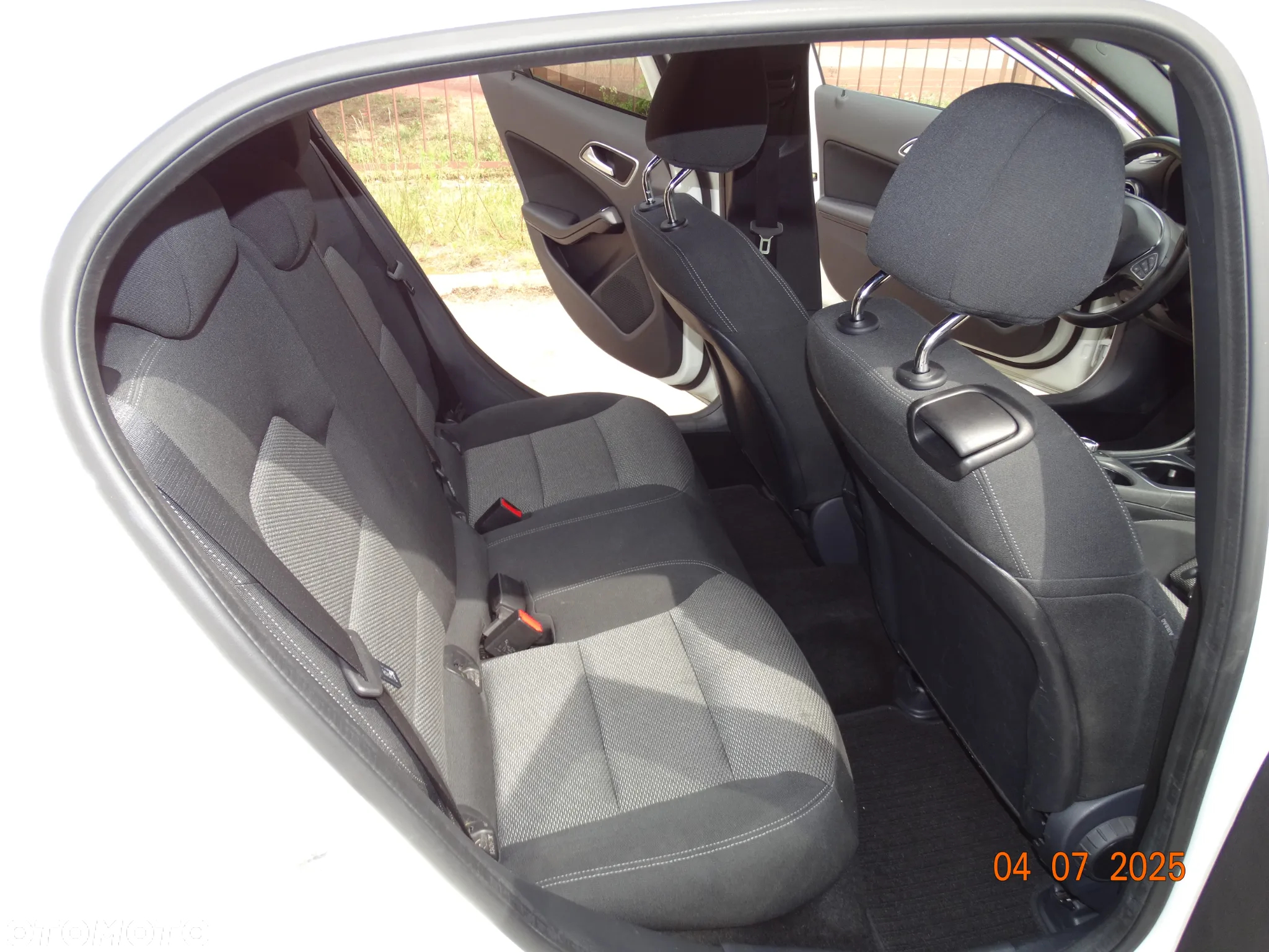 Mercedes-Benz GLA 200 7G-DCT - 13