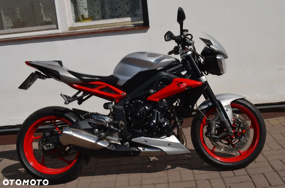 Triumph Street Triple - 1
