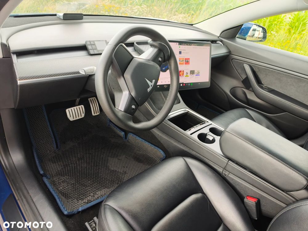 Tesla Model 3 - 9