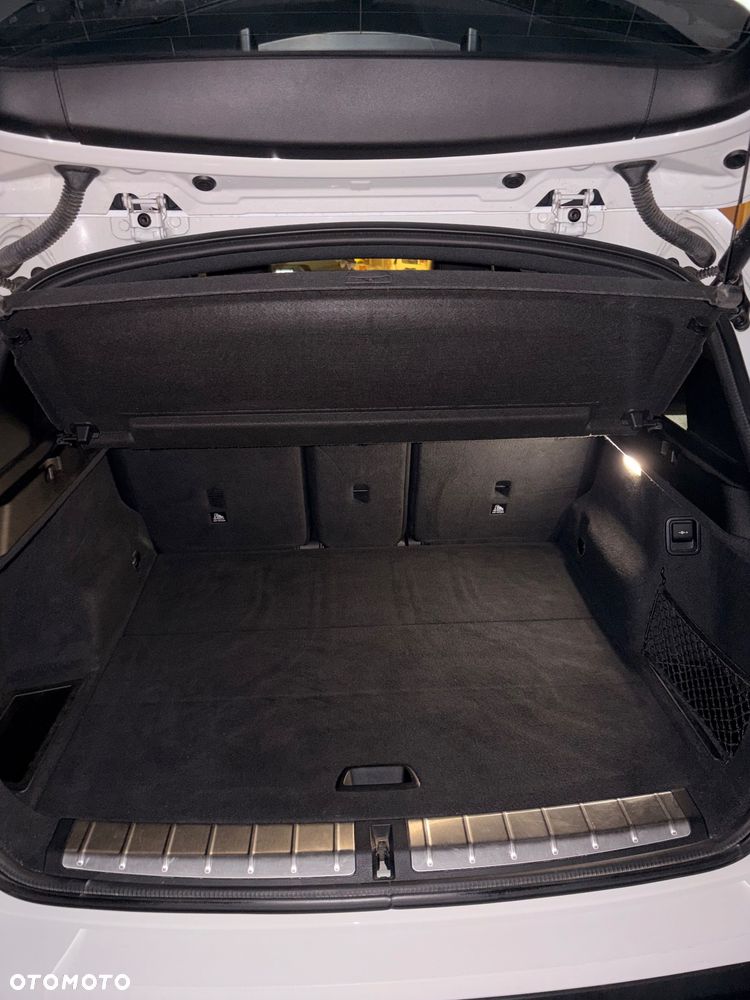 BMW X1 sDrive18d xLine - 9