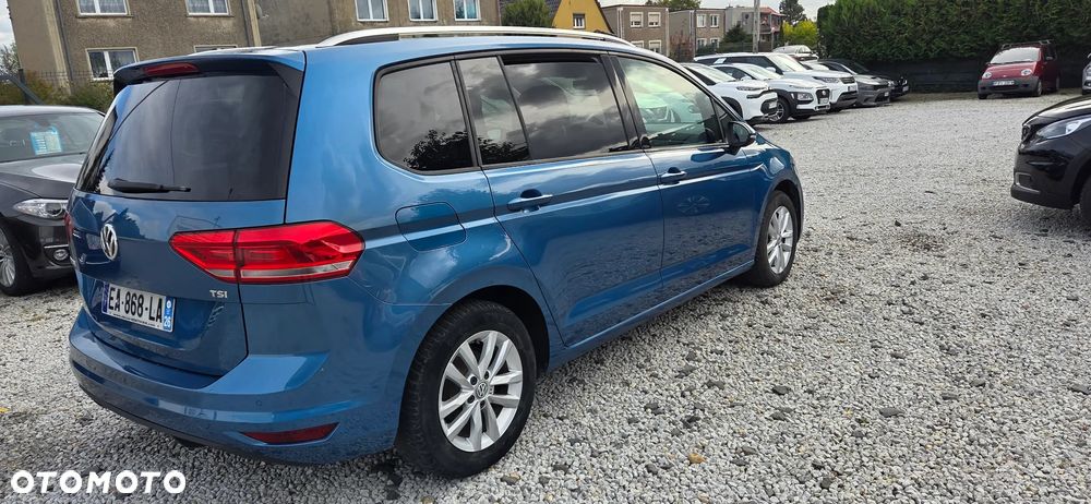 Volkswagen Touran - 22