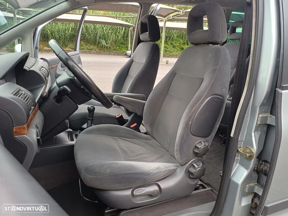 Ford Galaxy TDI Ghia - 26