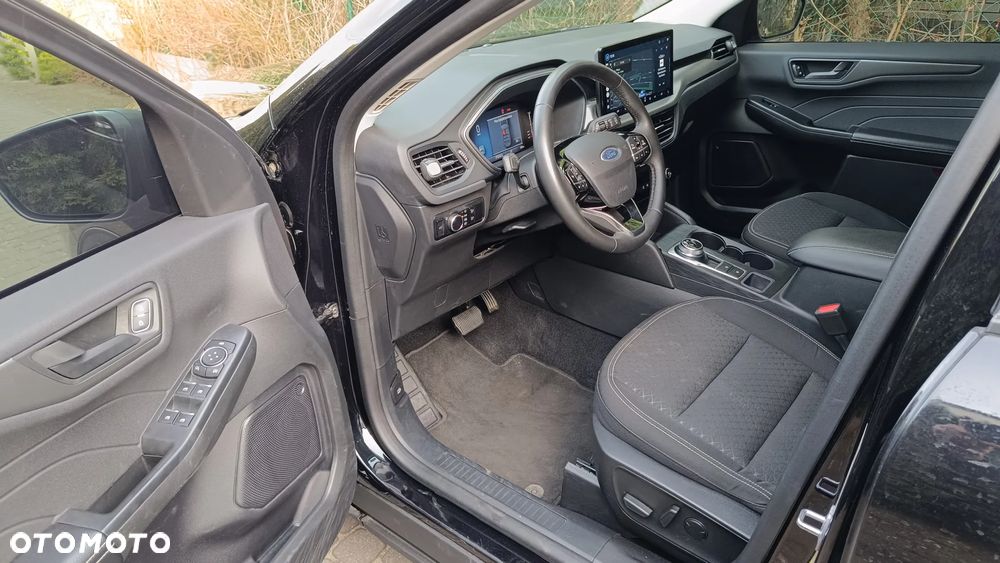 Ford Kuga - 10