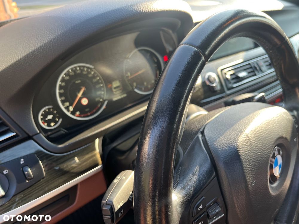 BMW Seria 5 530d xDrive - 39