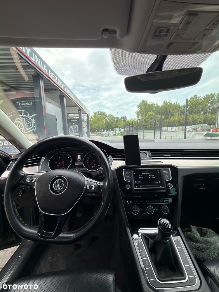 Volkswagen Passat 2.0 TDI BMT Highline - 10