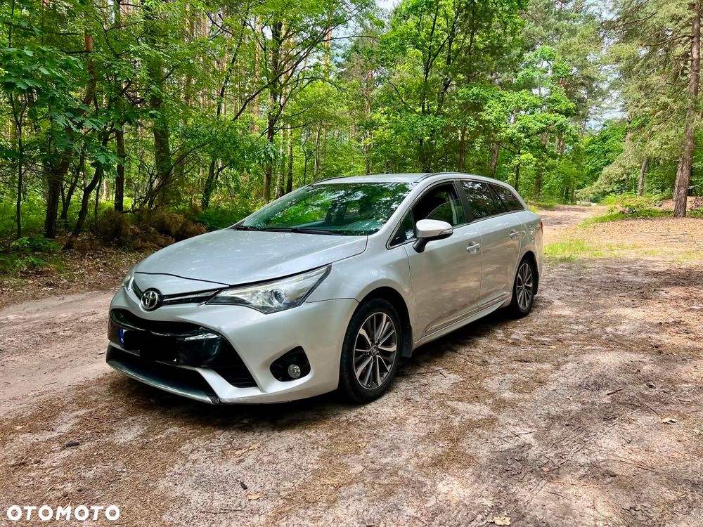 Toyota Avensis 2.0 D-4D Premium - 3