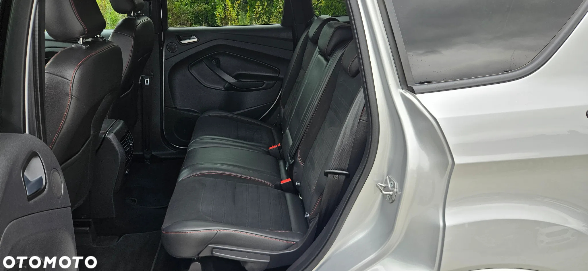 Ford Kuga 2.0 TDCi 2x4 ST-Line - 26