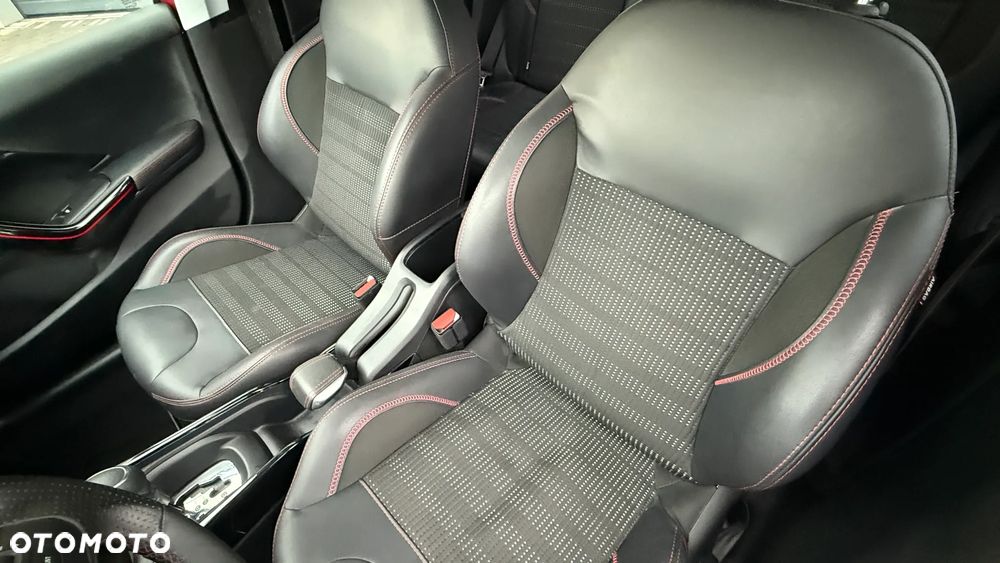 Peugeot 2008 PureTech 110 Stop&Start EAT6 GT-Line Edition - 13