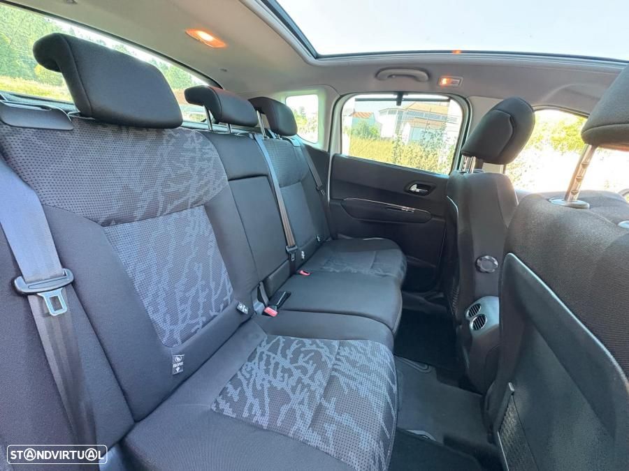 Peugeot 3008 1.6 HDi Executive - 23