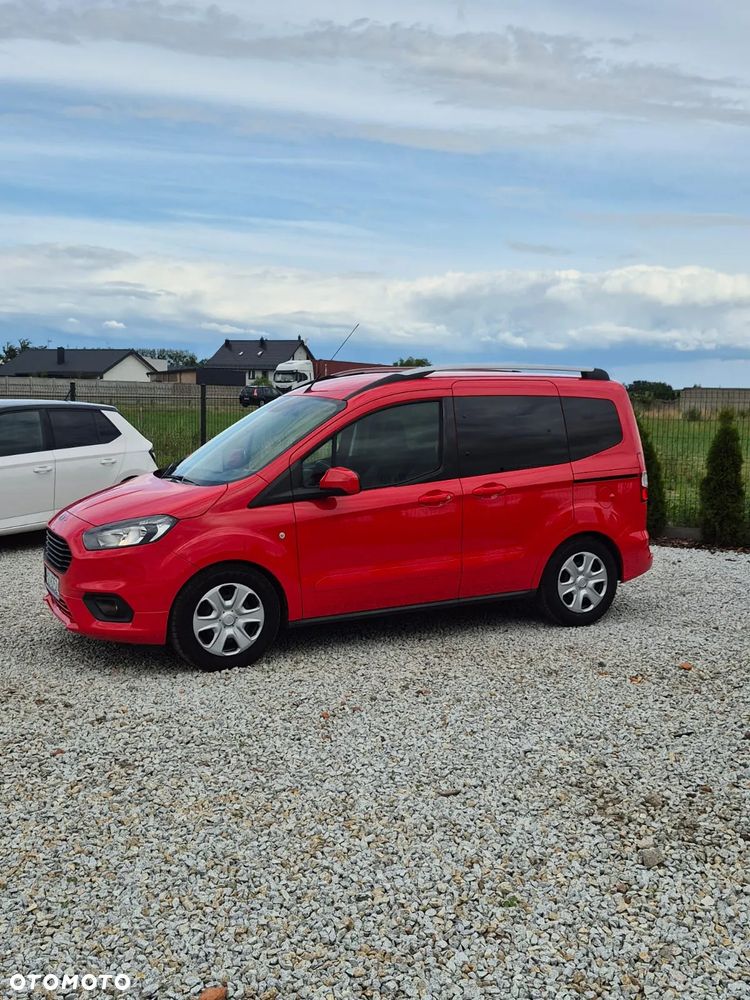 Ford Tourneo Courier 1.5 TDCi Ambiente - 4