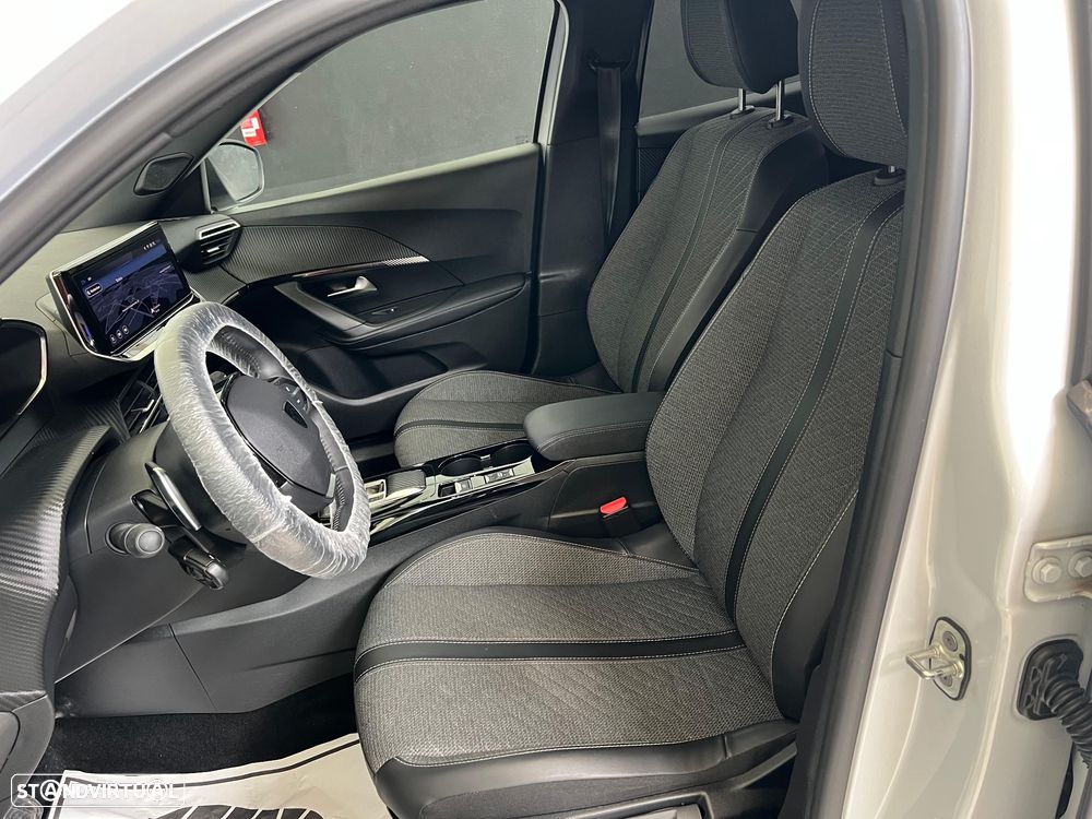Peugeot 2008 1.2 PureTech Allure Pack EAT8 - 27