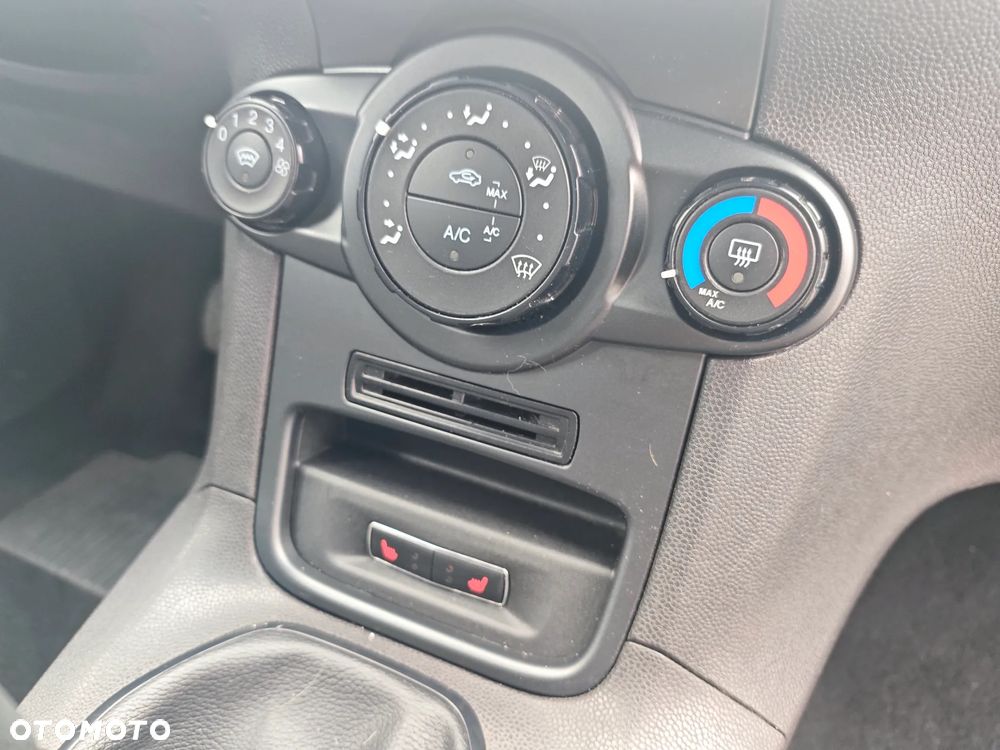 Ford Fiesta 1.25 Celebration - 20