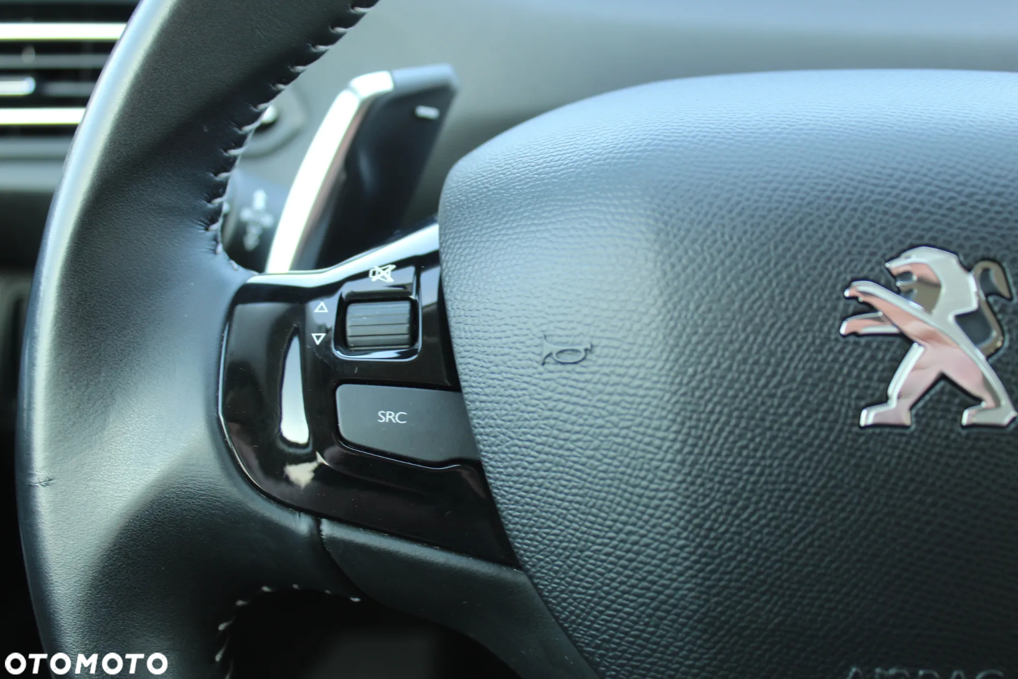 Peugeot 308 1.2 PureTech GPF Allure S&S EAT8 - 18