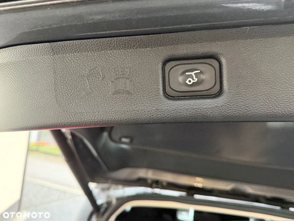Ford S-Max 2.5 Duratec FHEV TITANIUM - 29