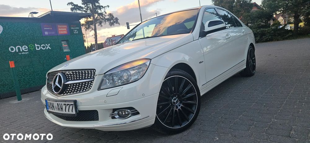 Mercedes-Benz Klasa C 180 BlueEFFICIENCY 7G-TRONIC Avantgarde - 7