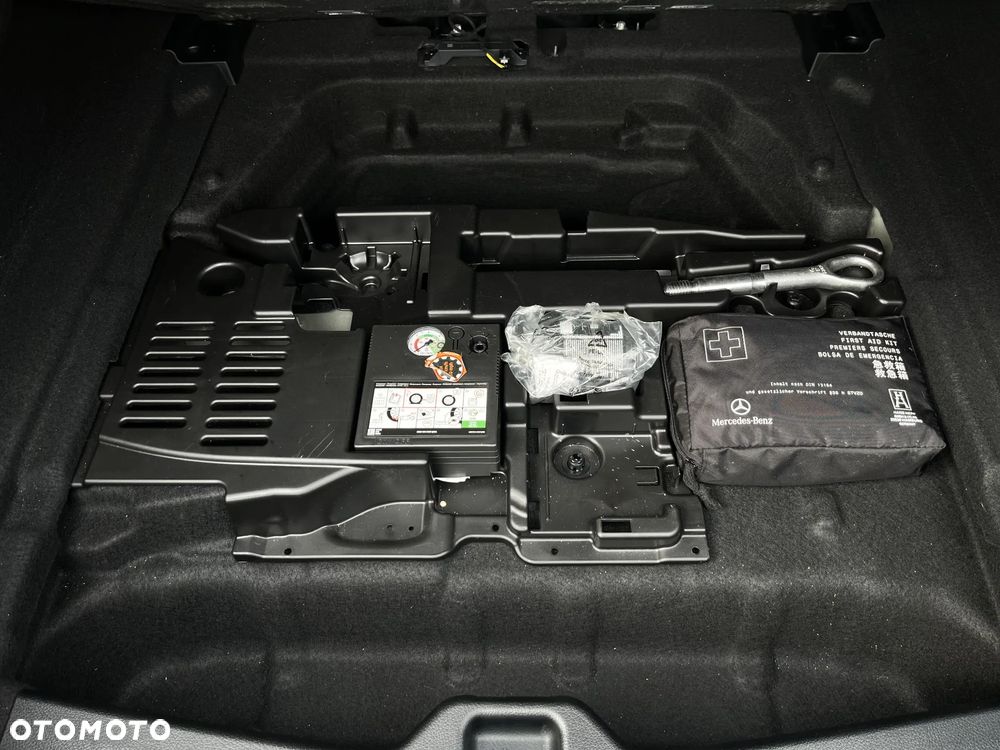 Mercedes-Benz CLA 180 Progressive 7G-DCT - 35