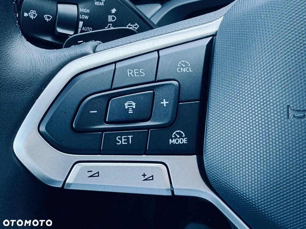Volkswagen Passat - 26
