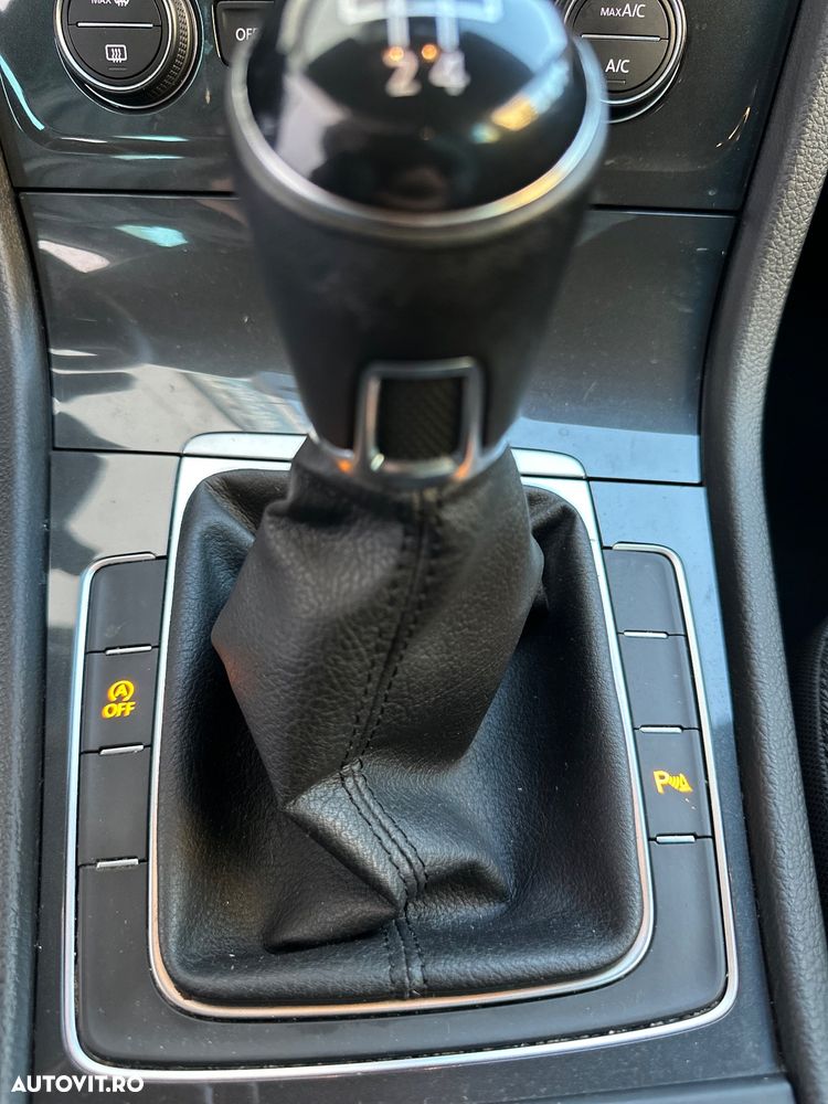 Volkswagen Golf - 29