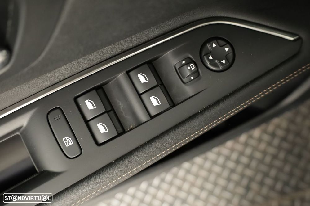 Peugeot 3008 1.2 Hybrid GT e-DCS6 - 20