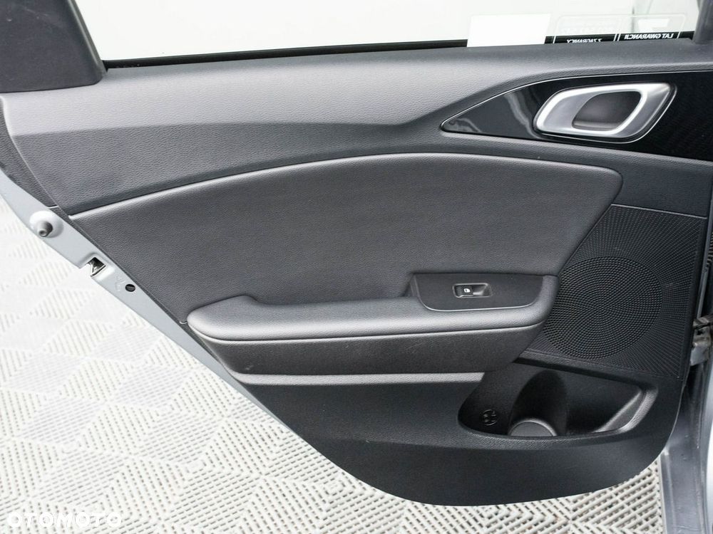 Kia Ceed 1.5 T-GDI Business Line DCT - 24