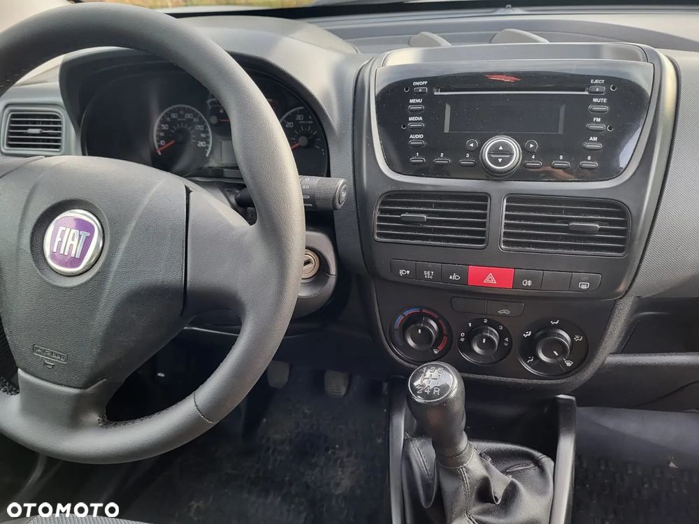 Fiat Doblo 1.3 TDI 90KM 2014r Izoterma Chłodnia Mroźnia Agregat Carrier Xarios 200 230v -29 + 20 - 13
