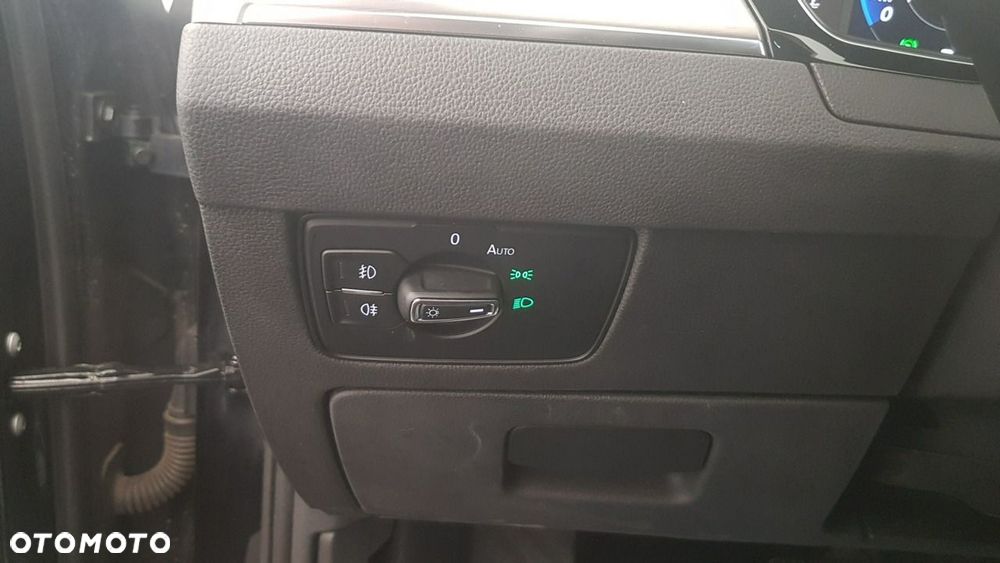 Volkswagen Passat - 21