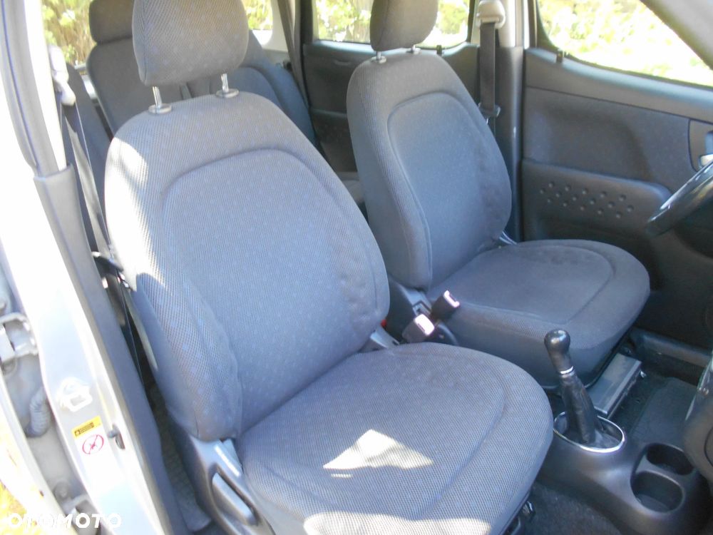 Toyota Yaris Verso 1.3 Sol - 6