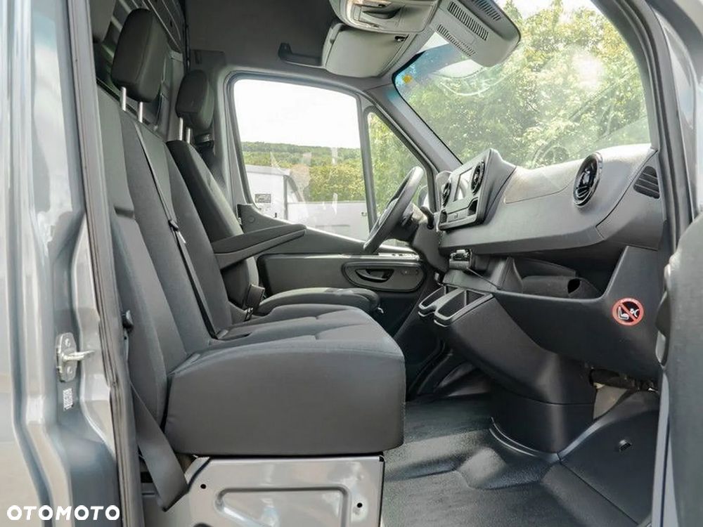 Mercedes-Benz Sprinter - 18