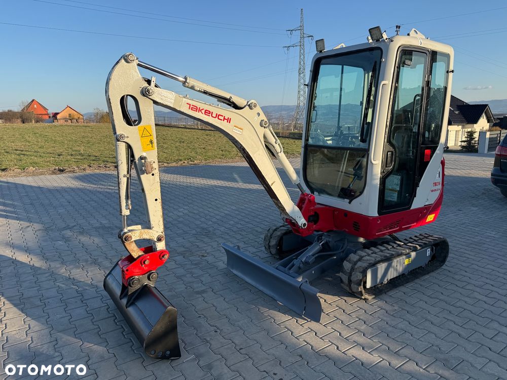 Takeuchi Tb216 - 8