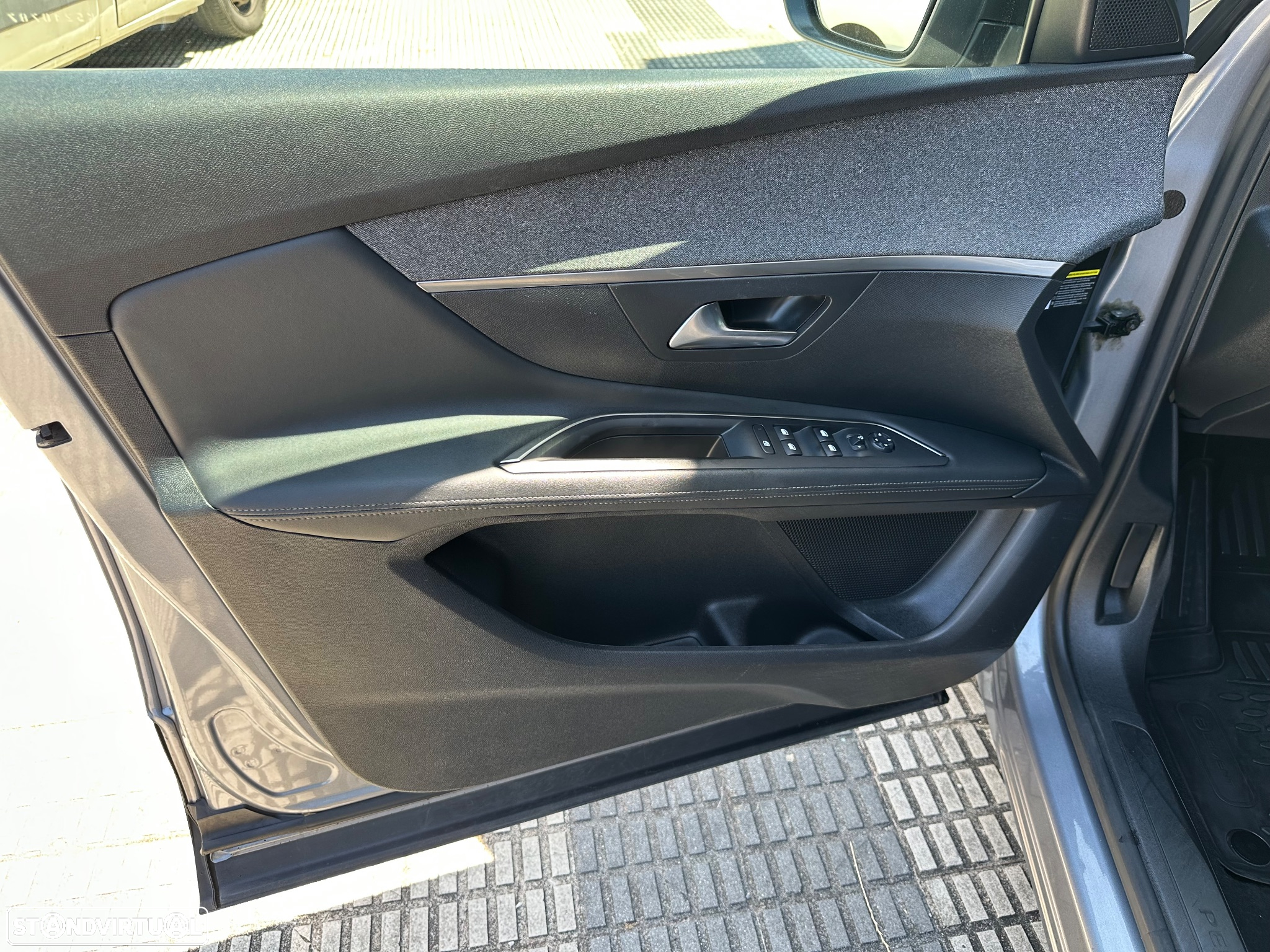 Peugeot 3008 BlueHDi 130 Stop & Start EAT8 Allure - 15