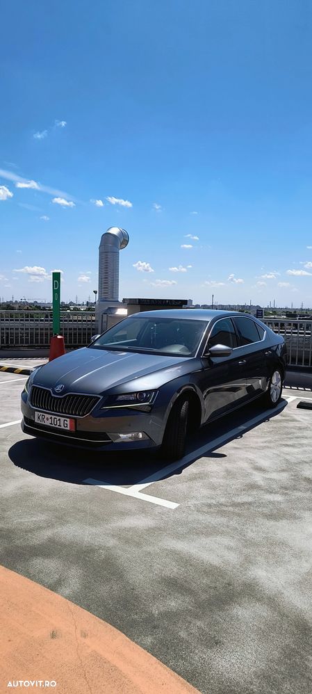 Skoda Superb 2.0 TDI DSG Style - 4