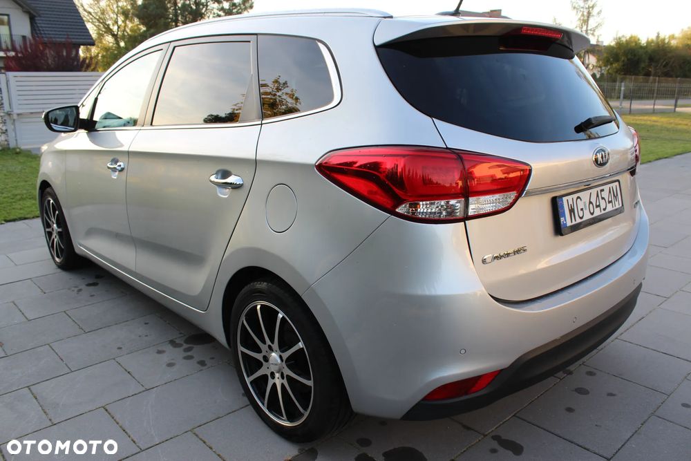 Kia Carens - 17