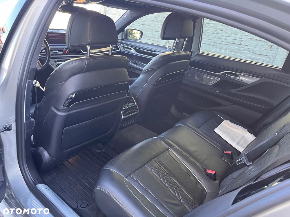 BMW Seria 7 M760Li xDrive V12 Excellence - 11