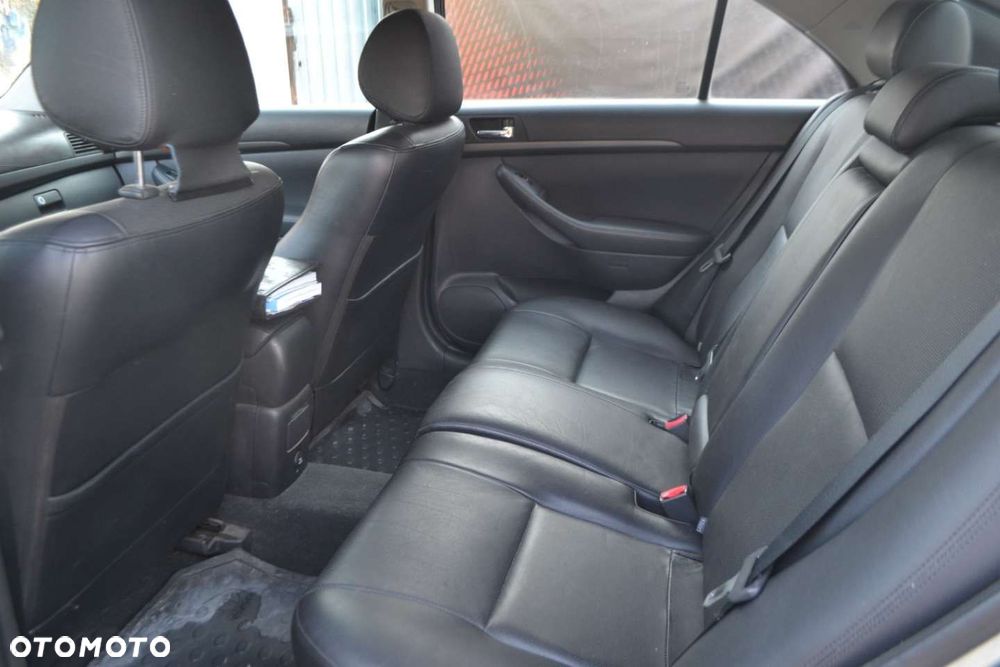 Toyota Avensis - 5