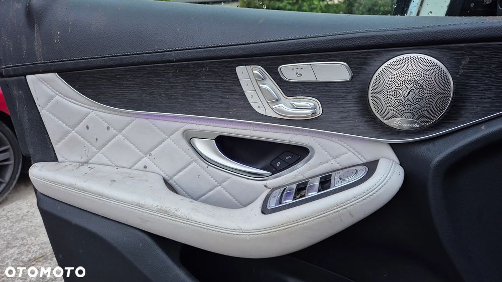 Mercedes-Benz GLC 300 d 4Matic 9G-TRONIC AMG Line - 22