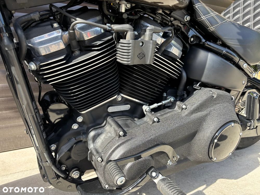Harley-Davidson Softail Street Bob - 7