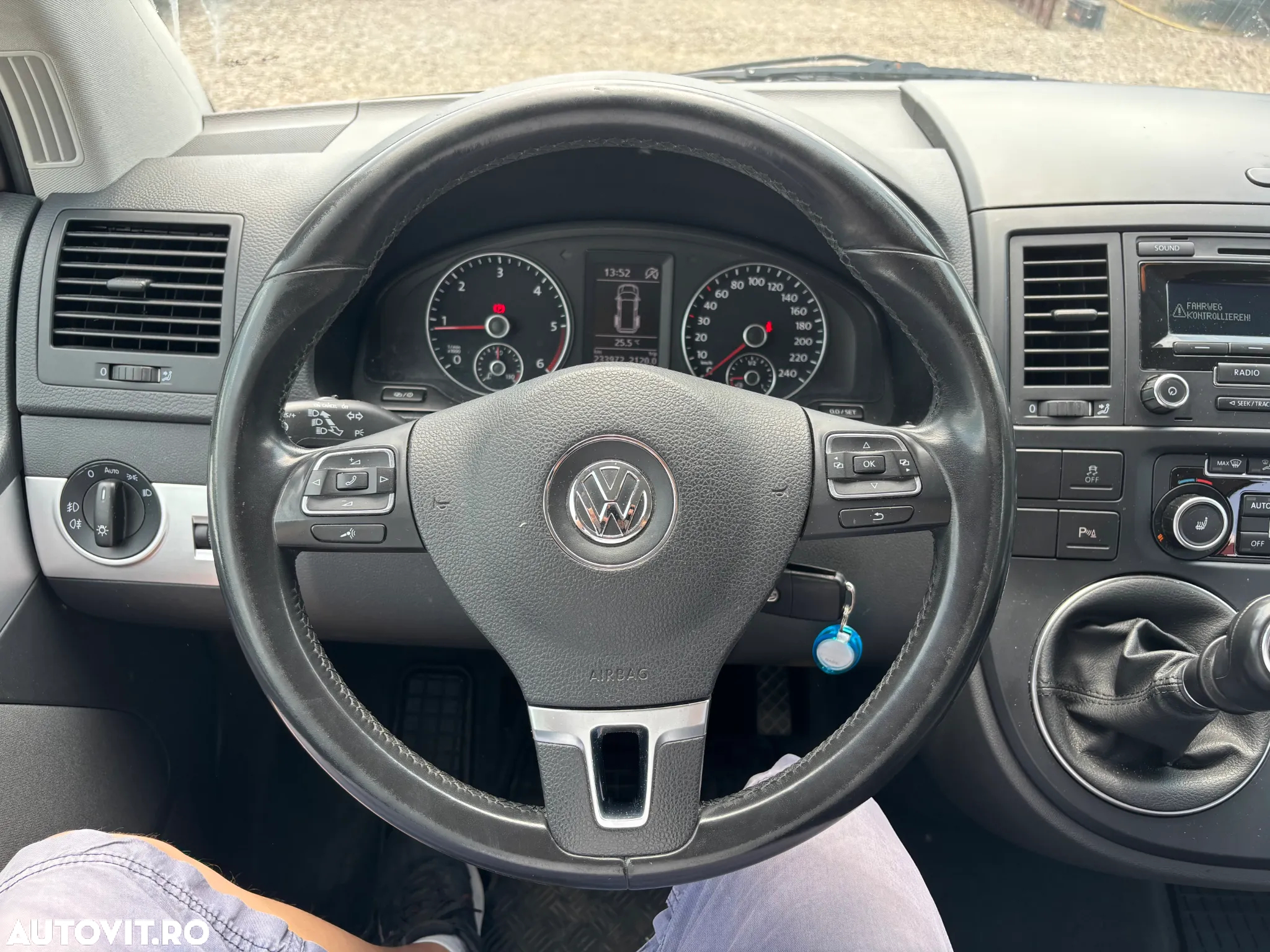 Volkswagen Multivan - 24