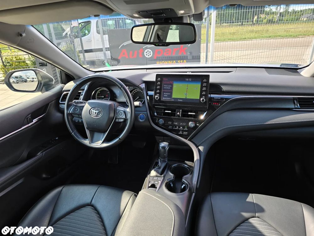 Toyota Camry 2.5 Hybrid Executive CVT - 26