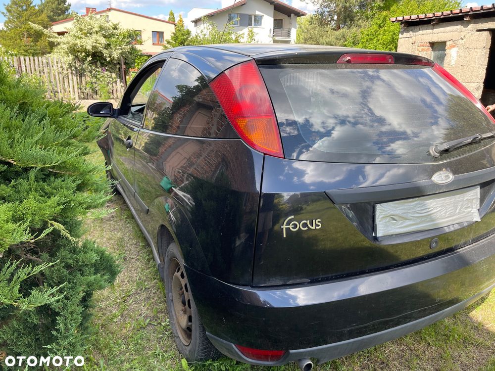 Ford Focus 1.4 Ambiente - 4