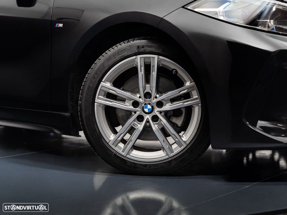 BMW 116 d Pack Desportivo M - 12