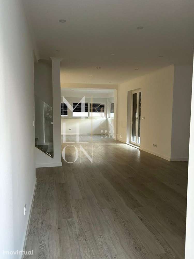 Moradia Bi-Familiar T7 em Queijas, Oeiras - Grande imagem: 5/24